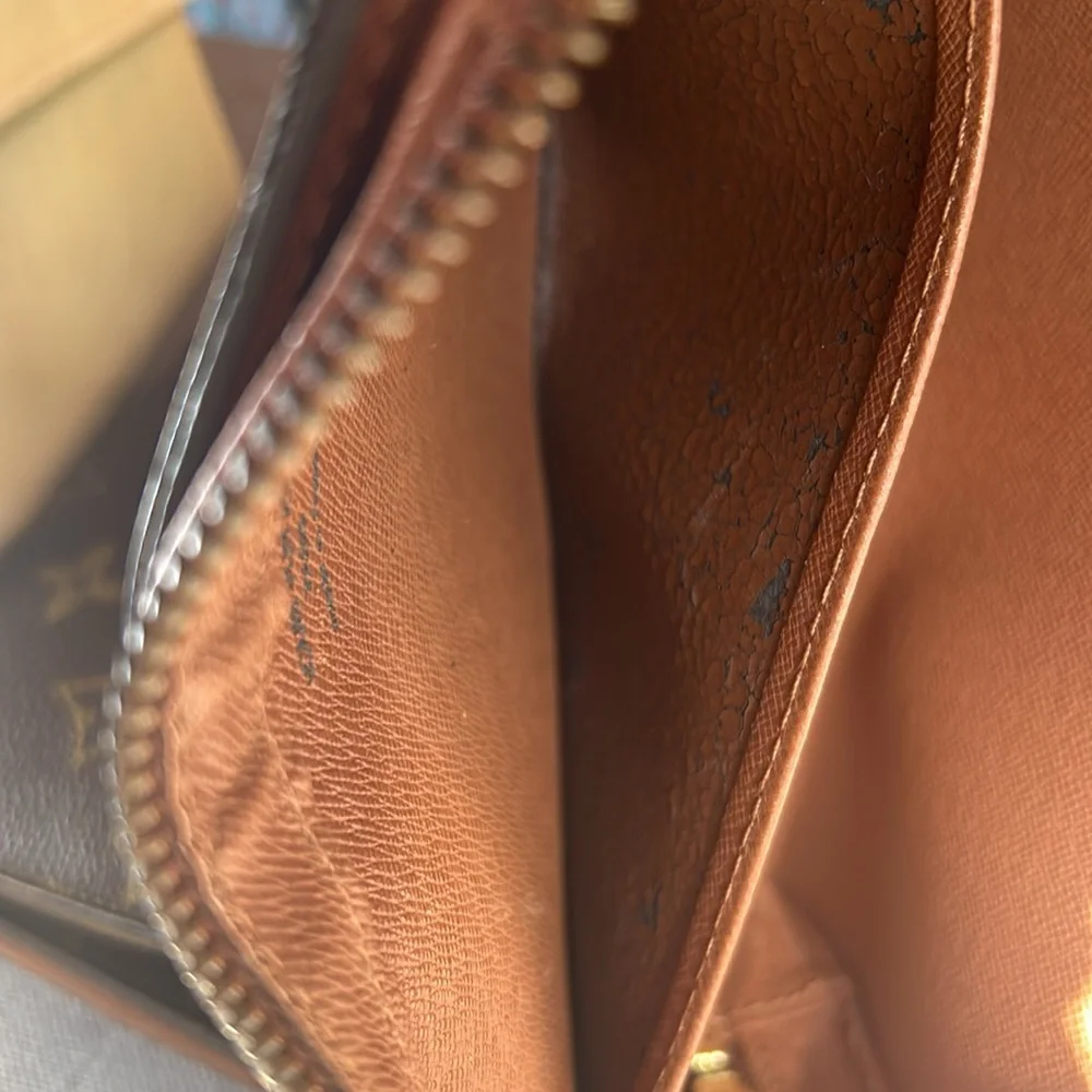 Louis Vuitton LOUIS VUITTON Clutch